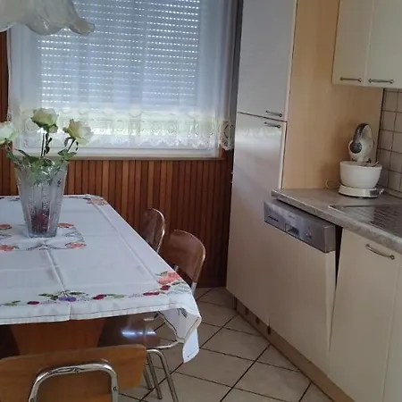 7 Flower Street * Šempeter pri Gorici