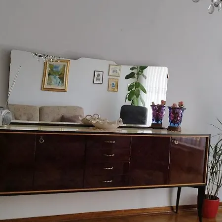 7 Flower Street * Sempeter pri Gorici