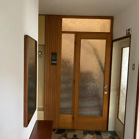 7 Flower Street Apartment