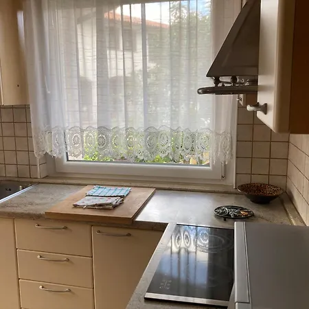 7 Flower Street Apartment *