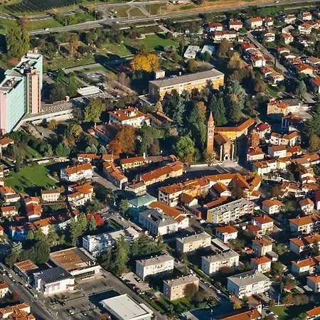 7 Flower Street Šempeter pri Gorici