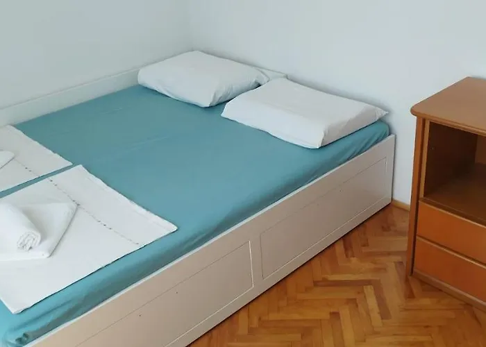 7 Flower Street Sempeter pri Gorici