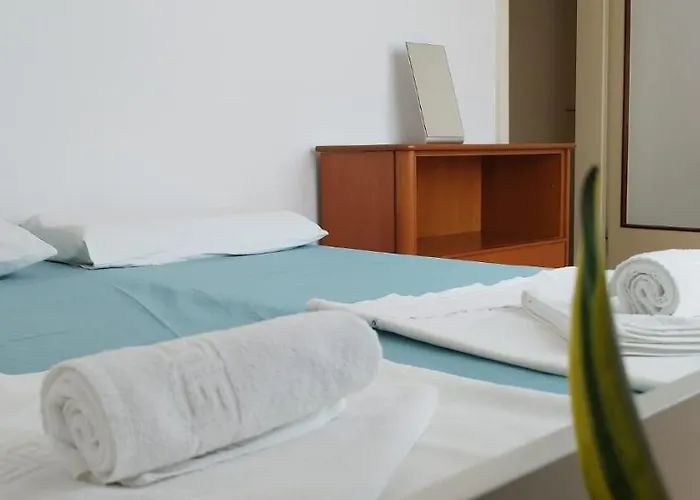 Apartment 7 Flower Street