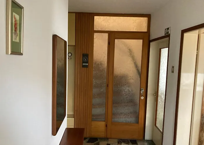 7 Flower Street Apartment