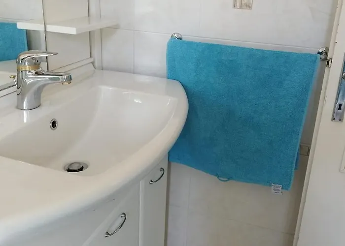 7 Flower Street Sempeter pri Gorici